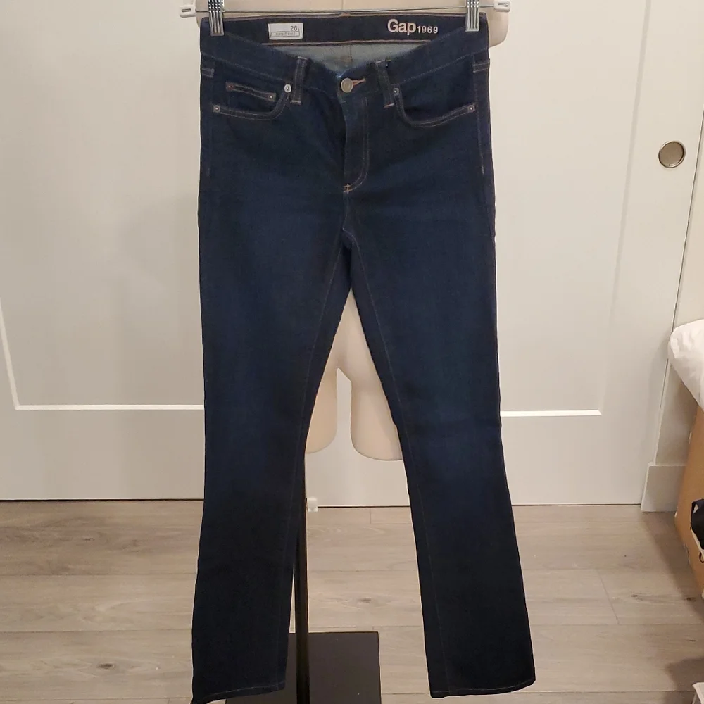 Gap 1969 Women's Dark Blue wash Perfect Boot Cut denim Jeans Size 26 long NWOT